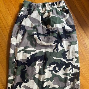Stussy Camo skirt size S